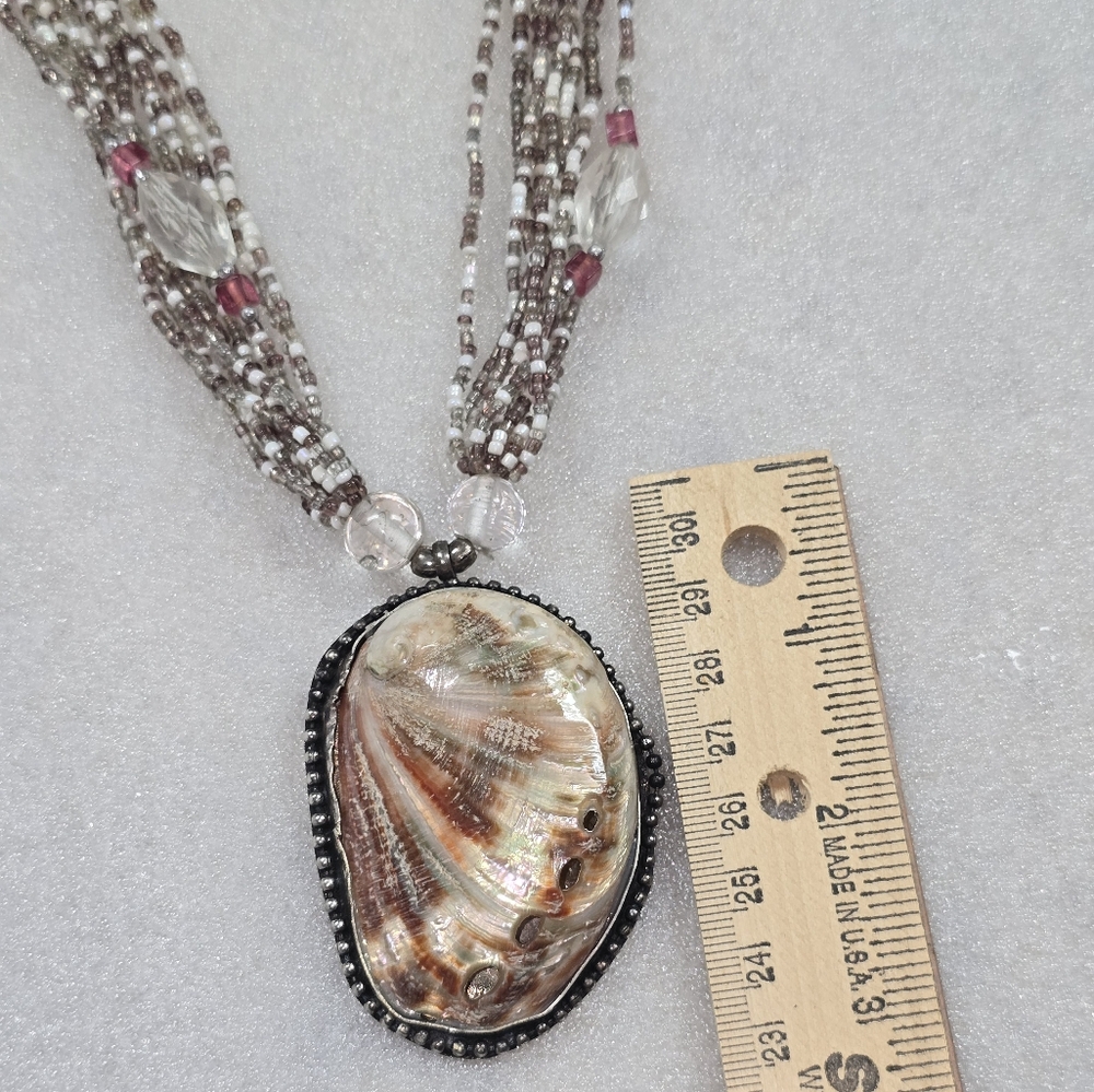 SHELL MULTI STRAND NECKACE